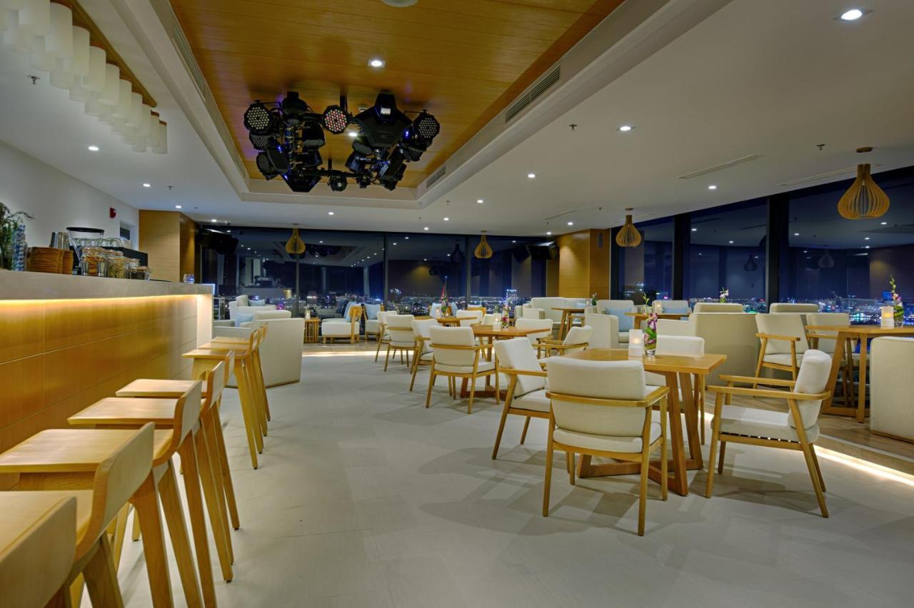 Tms Hotel Da Nang Beach Exterior photo The 360° Restaurant
