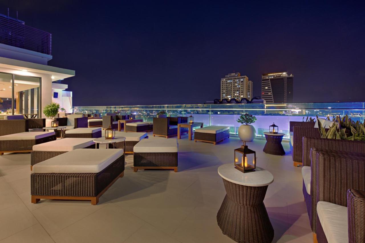 Tms Hotel Da Nang Beach Exterior photo The rooftop bar at the hotel